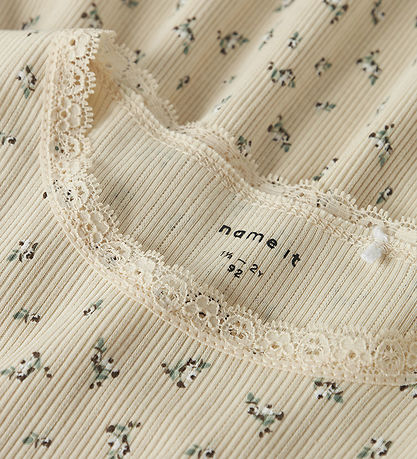 Name It Kleid - Rib - NmfHoise - Sonne Kiss m. Blumen Name It Kleid - Rib - NmfHoise - Sonne Kiss m. Blumen