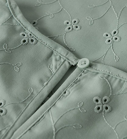 Name It Shirt s/s - NkfVioleta - Aqua Gray w. Embroidery Anglais