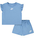 Nike Shorts Set - Top/Shorts - Blue Beyond Nike Shorts Set - Top/Shorts - Blue Beyond