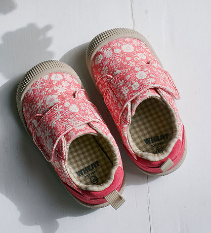 Wheat Prewalker - Kei - Coral Flowers Wheat Prewalker - Kei - Coral Flowers