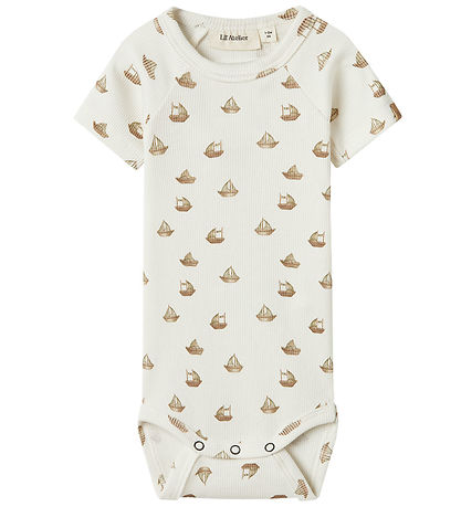 Lil' Atelier Body k/e - Rib - NbmLavo - Coconut Melk m. Båter