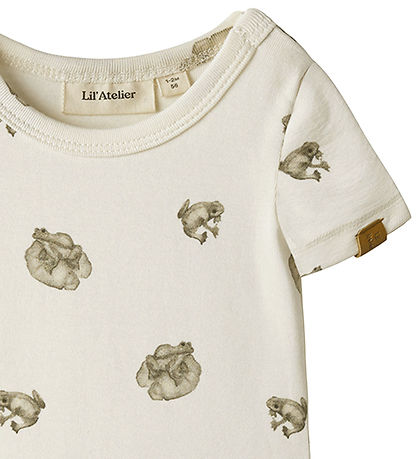 Lil' Atelier Bodysuit s/s - NbmGayo - Coconut Milk/Frog Lil' Atelier Bodysuit s/s - NbmGayo - Coconut Milk/Frog