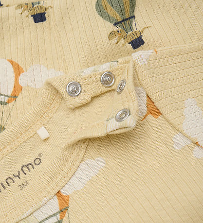 Minymo Shorts Sett - Shorts/T-skjorte - Rib - Pastinakk