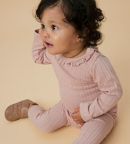 Lil' Atelier Bodysuit l/s - NbfRachel - Noos - Misty Rose w. Poi Lil' Atelier Bodysuit l/s - NbfRachel - Noos - Misty Rose w. Poi