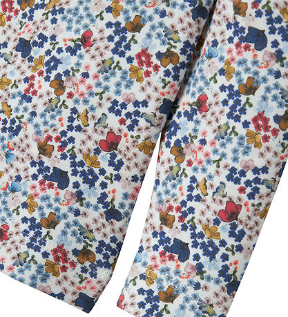 Name It Blouse - NmfKyla - Cloud Dancer w. Flowers Name It Blouse - NmfKyla - Cloud Dancer w. Flowers