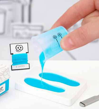 MGA's Miniverse Make It Mini - Sneakers - Assort. MGA's Miniverse Make It Mini - Sneakers - Assort.