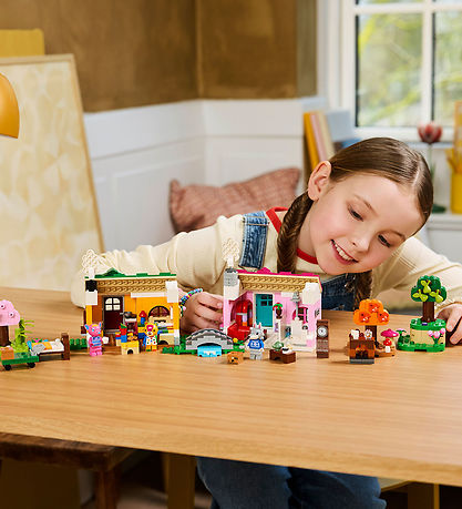 LEGO® Animal Crossing - Creative Houses 77057 - 814 Parts
