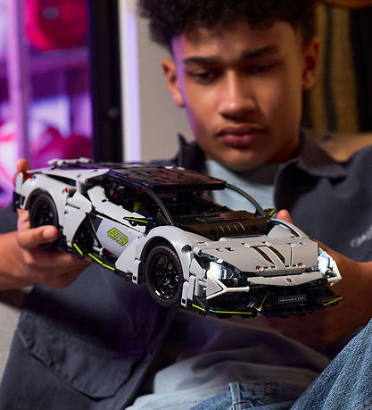 LEGO® Technic - Lamborghini Revuelto 42214 - 1135 Onderdelen LEGO® Technic - Lamborghini Revuelto 42214 - 1135 Onderdelen
