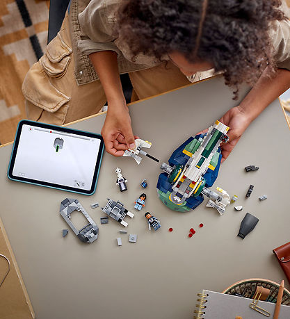 LEGO® Star Wars - Jango Fett's Starship 75433 - 707 Parts LEGO® Star Wars - Jango Fett's Starship 75433 - 707 Parts