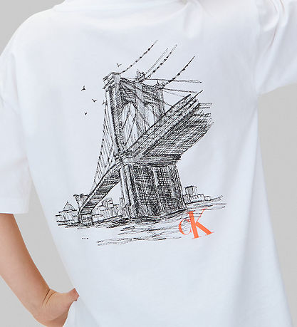 T-Shirt Calvin Klein - City Scène - Bright White av. Orange T-Shirt Calvin Klein - City Scène - Bright White av. Orange