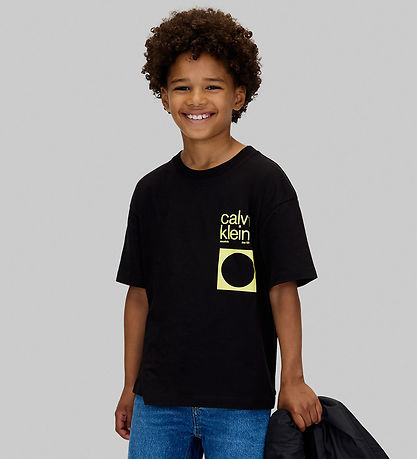 Calvin Klein Stuttermabolur - City Atriði - CK Black