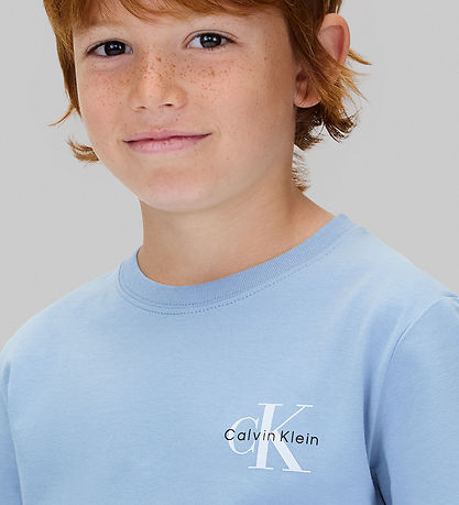 Calvin Klein T-shirt - Chest Monologue - Faded Denim Blue Calvin Klein T-shirt - Chest Monologue - Faded Denim Blue