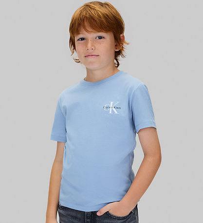 Calvin Klein T-shirt - Chest Monologue - Faded Denim Blue Calvin Klein T-shirt - Chest Monologue - Faded Denim Blue