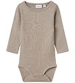 Name It Bodysuit l/s - Wool/Silk - Rib - NbmWossa - Satellite Name It Bodysuit l/s - Wool/Silk - Rib - NbmWossa - Satellite