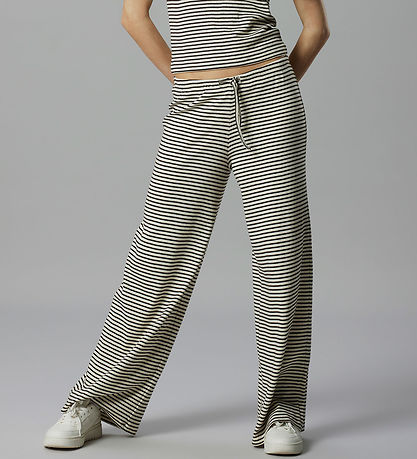 LMTD Trousers - Wide - NlfSeher - Black Coffee/White w. Pointell LMTD Trousers - Wide - NlfSeher - Black Coffee/White w. Pointell