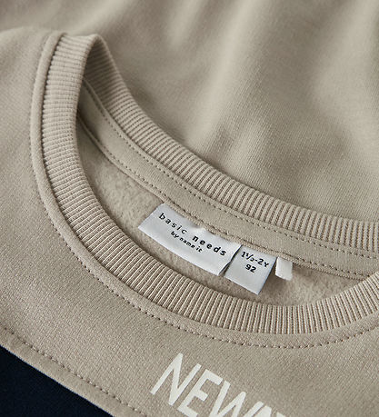 Sweat-shirt Name It - NmmVance - Fossile d'Islande av. Noir Sweat-shirt Name It - NmmVance - Fossile d'Islande av. Noir