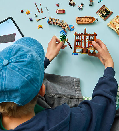LEGO® One Piece - Cabin I Windmill Village 75636 - 299 Parts