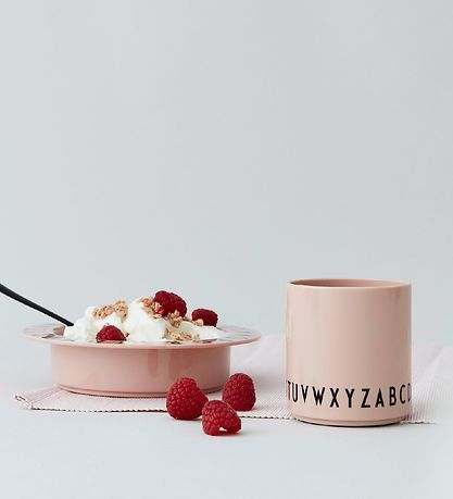 Design Letters Cup - Tritan - Eat & Learn - Pink Design Letters Cup - Tritan - Eat & Learn - Pink