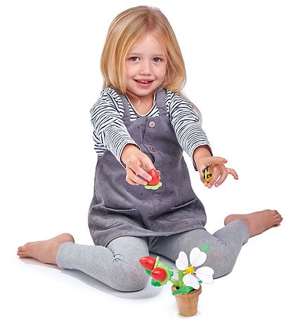 Tender Leaf Wooden Toy - Strawberry in a Pot Tender Leaf Wooden Toy - Strawberry in a Pot