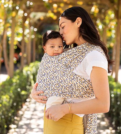 Moby Baby Wrap - Evolution - Hopscotch - White w. Dots