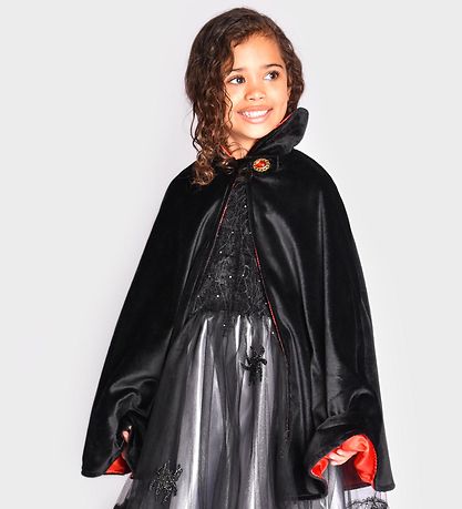 Den Goda Fen Costume - Vampire Cloak - Black/Red Den Goda Fen Costume - Vampire Cloak - Black/Red