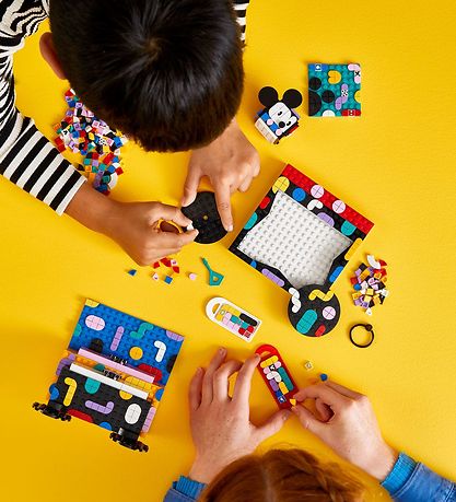 LEGO® DOTS - Mickey Mouse & Minnie Mouse Back... 41964