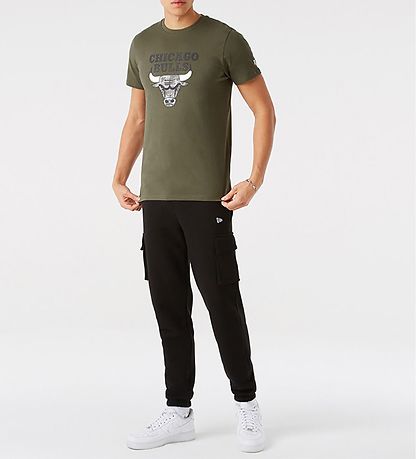 New Era T-Shirt - Chicago Bulls - Army Green