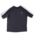 Emporio Armani T-shirt - Blue Navy w. Logo Stripe Emporio Armani T-shirt - Blue Navy w. Logo Stripe