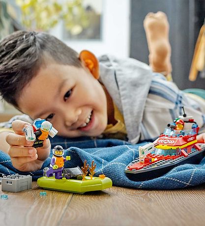 LEGO® City - Feuerwehrboot 60373 - 144 Teile LEGO® City - Feuerwehrboot 60373 - 144 Teile