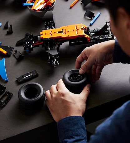 LEGO® Technic - McLaren Formule 1-Voiture de course 42141 - 1432 LEGO® Technic - McLaren Formule 1-Voiture de course 42141 - 1432