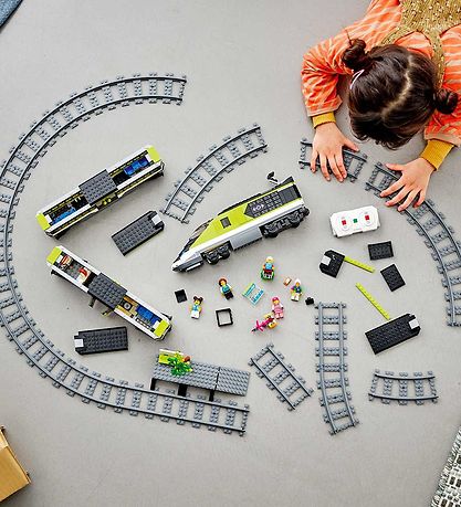 LEGO® City - Personen-Schnellzug 60337 - Motorisiert - 764 Teile LEGO® City - Personen-Schnellzug 60337 - Motorisiert - 764 Teile