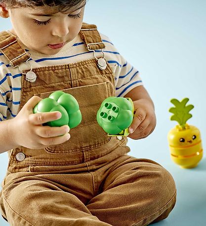 LEGO® DUPLO - Fruit and Vegetable Tractor 10982 - 19 Parts LEGO® DUPLO - Fruit and Vegetable Tractor 10982 - 19 Parts