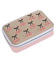 Young Premier Pencil Case w. Contents - Cherry Pom-Pom Young Premier Pencil Case w. Contents - Cherry Pom-Pom