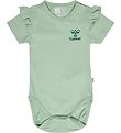 Hummel Bodysuit s/s - hmlTalya Ruffle - Silt Green Hummel Bodysuit s/s - hmlTalya Ruffle - Silt Green