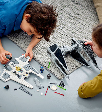 LEGO® Star Wars - Mandalorian Fang Fighter... 75348 - 957 Parts LEGO® Star Wars - Mandalorian Fang Fighter... 75348 - 957 Parts