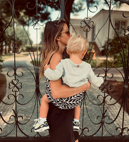 Wildride Baby Carrier - Feathers - Black/White Wildride Baby Carrier - Feathers - Black/White