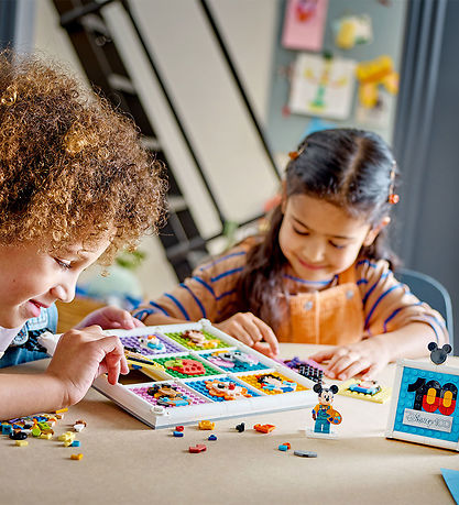 LEGO® Disney - 100 Years of Disney Animation Icons 43221 - 1022  LEGO® Disney - 100 Years of Disney Animation Icons 43221 - 1022