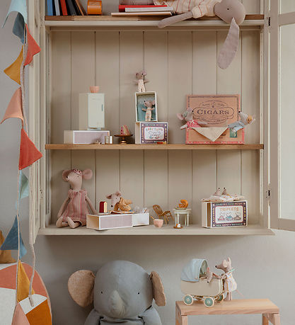 Maileg Refrigerator - Mouse - Off White Maileg Refrigerator - Mouse - Off White