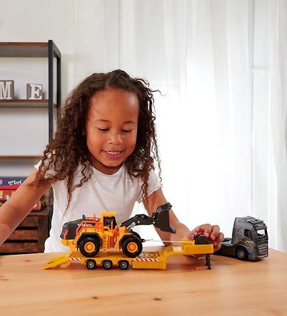 Majorette Speelgoed - Volvo Vrachtwagen en rubberen geit m. Lich Majorette Speelgoed - Volvo Vrachtwagen en rubberen geit m. Lich