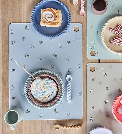 Set de Table OYOY - Silicone - Theo Dino - Pale Blue Set de Table OYOY - Silicone - Theo Dino - Pale Blue
