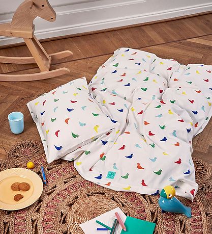 Kay Bojesen Bedding - Baby - White/Multicolour w. Songbirds Kay Bojesen Bedding - Baby - White/Multicolour w. Songbirds