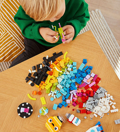 LEGO® Classic+ - Les planètes créatives 11037 - 450 Parties LEGO® Classic+ - Les planètes créatives 11037 - 450 Parties