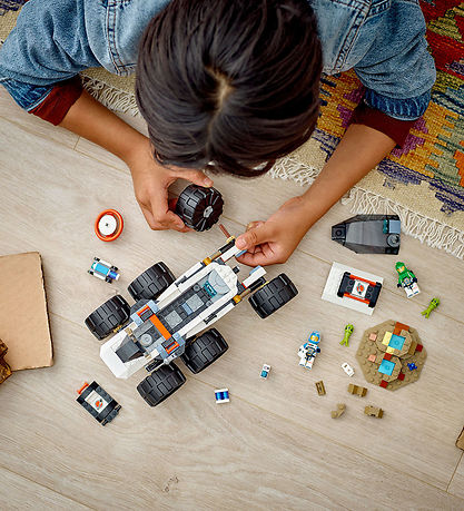 LEGO® City - Space Explorer Rover and Alien Life 60431 - 311 Par