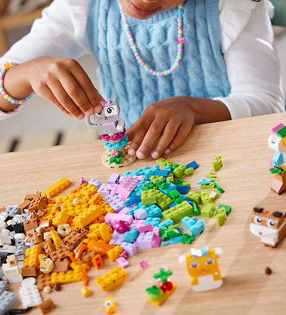 LEGO® Classic+ - Creative Pets 11034 - 450 Parts