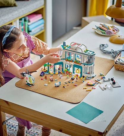 LEGO® Friends - Heartlake City Hospital 42621 - 1045 Parts