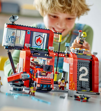 LEGO® City - Paloasema ja paloauto 60414 - 843 Osaa
