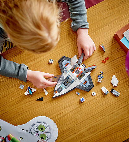 LEGO® City - Le vaisseau interstellaire 60430 - 240 Parties LEGO® City - Le vaisseau interstellaire 60430 - 240 Parties