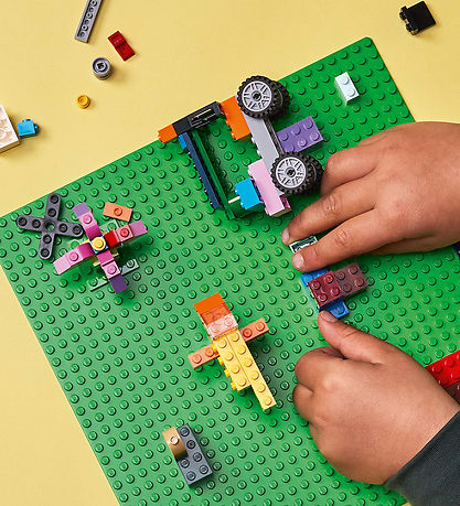 LEGO® Classic+ - Green Baseplate - 11023
