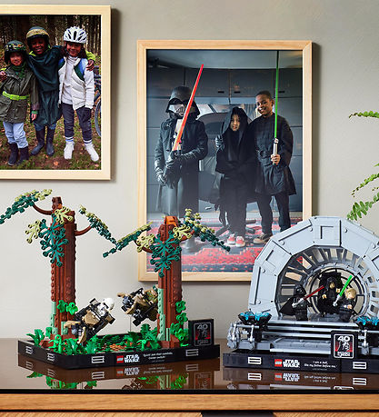 LEGO® Star Wars - Endor Speeder Chase Diorama 75353 - 608 D LEGO® Star Wars - Endor Speeder Chase Diorama 75353 - 608 D