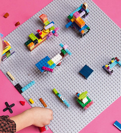 LEGO® Classic+ - La plaque de construction grise - 11024 LEGO® Classic+ - La plaque de construction grise - 11024